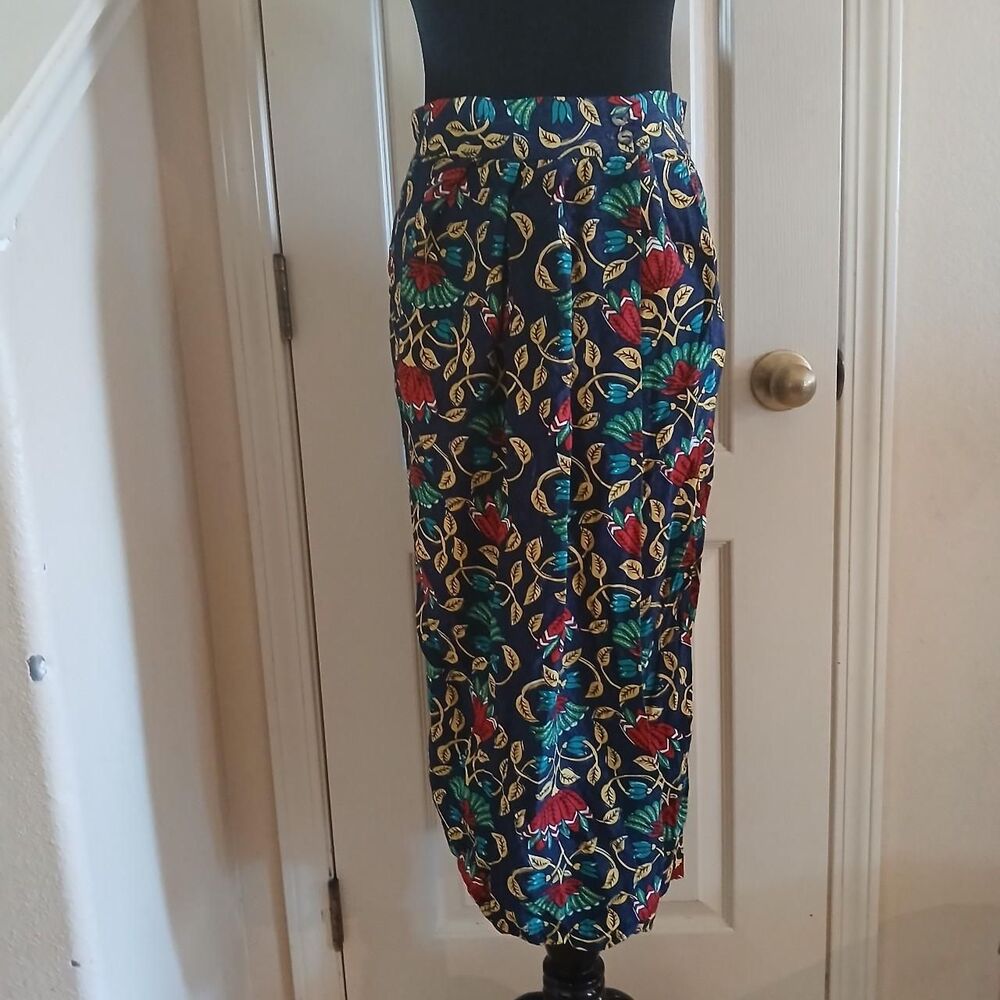 Vintage 90s Navy Midi Skirt Pleated Front Vibrant Floral Print M Rockabilly Boho